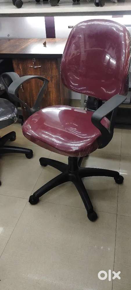 New computer table at Rs 2300 only with warranty suitable for office