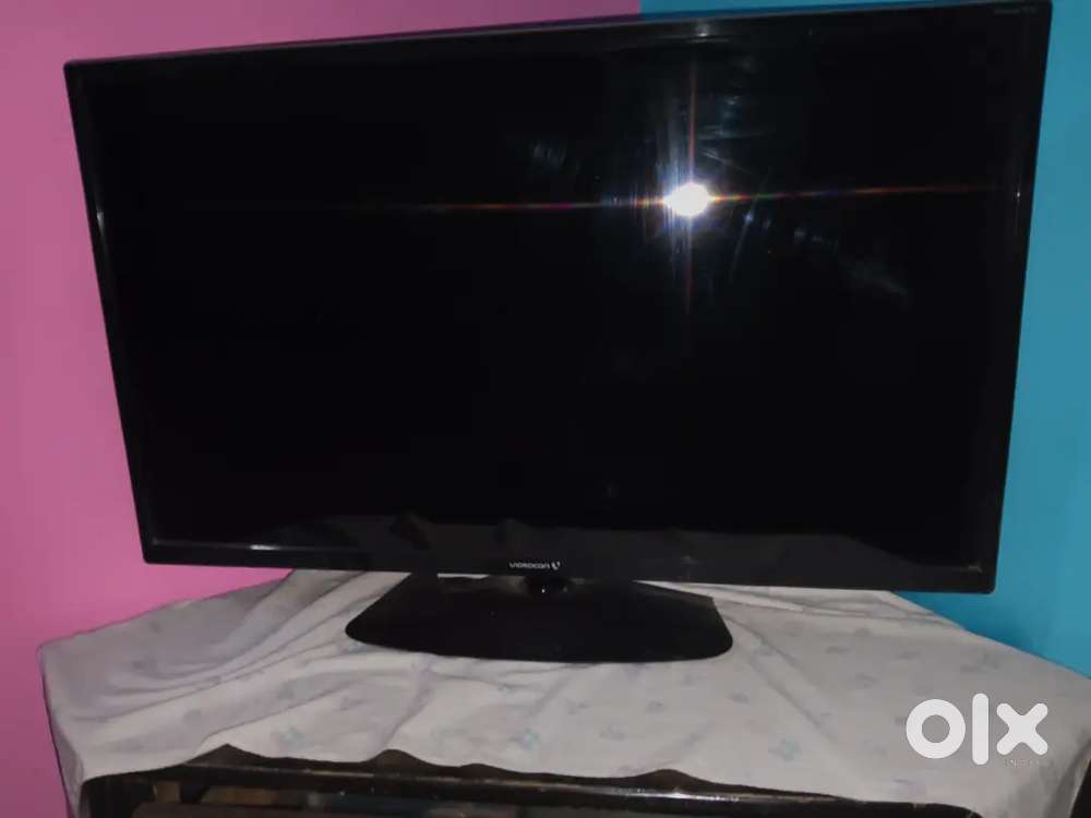 Screen mein line a rahi hai black screen