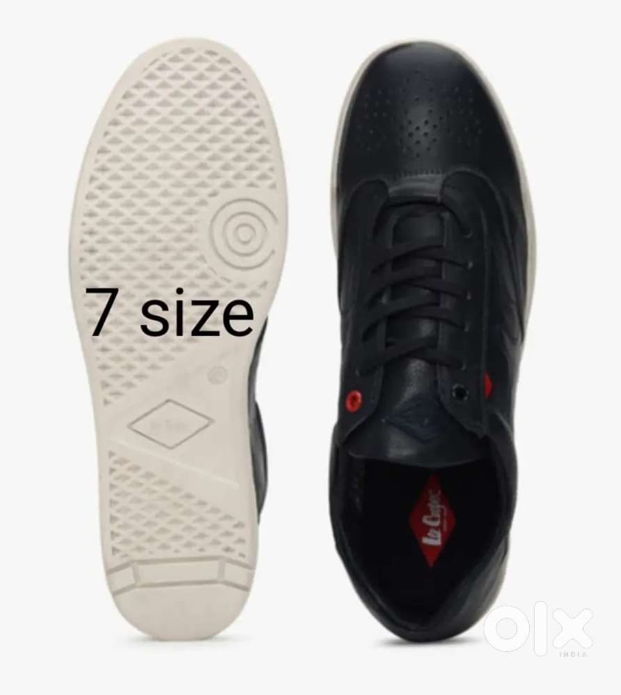 Buy 1 get 1 free shoe offer