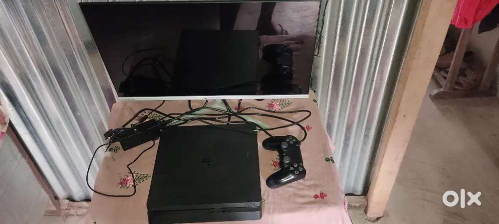 Ps4 slim 500gb with Zebronics monitor and GTA5 GAME DISC.