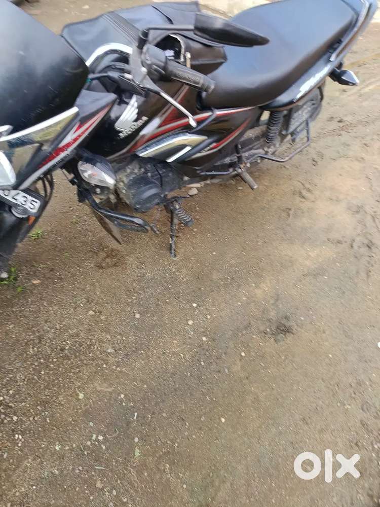 బైకర్ god కండిషన్ బట్ 10000 fainans ఉంది మీరు 30000 ఇవ్వండి నేను క్లి