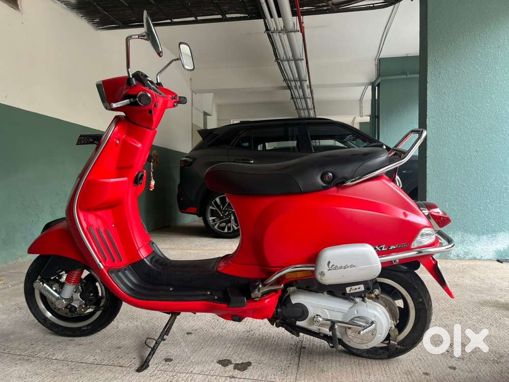 Vespa SXL125 Red
