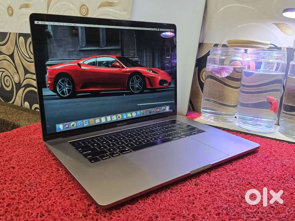 Apple Macbook Pro i9 16gb Ram 512gb SSD 5.5GB Graphics 15inch Touchbar