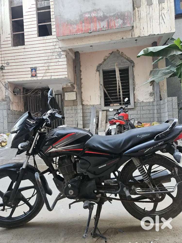 Honda shine bike, 125 cc engine,  2015 model, self start