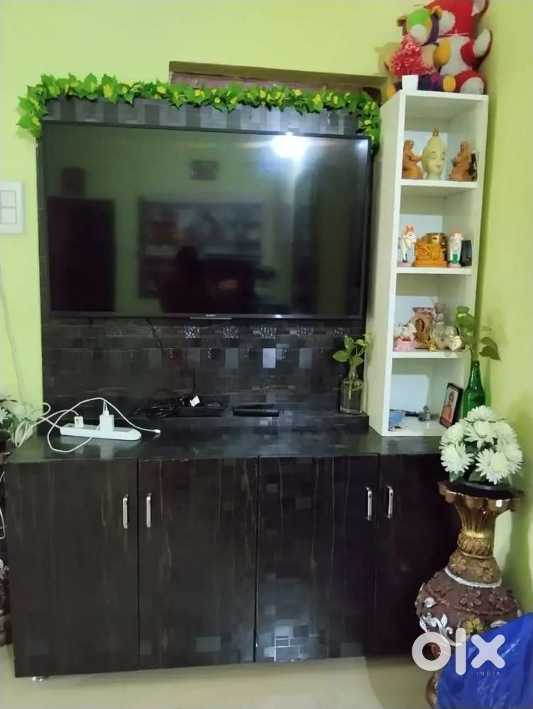 Tv stand with showcase