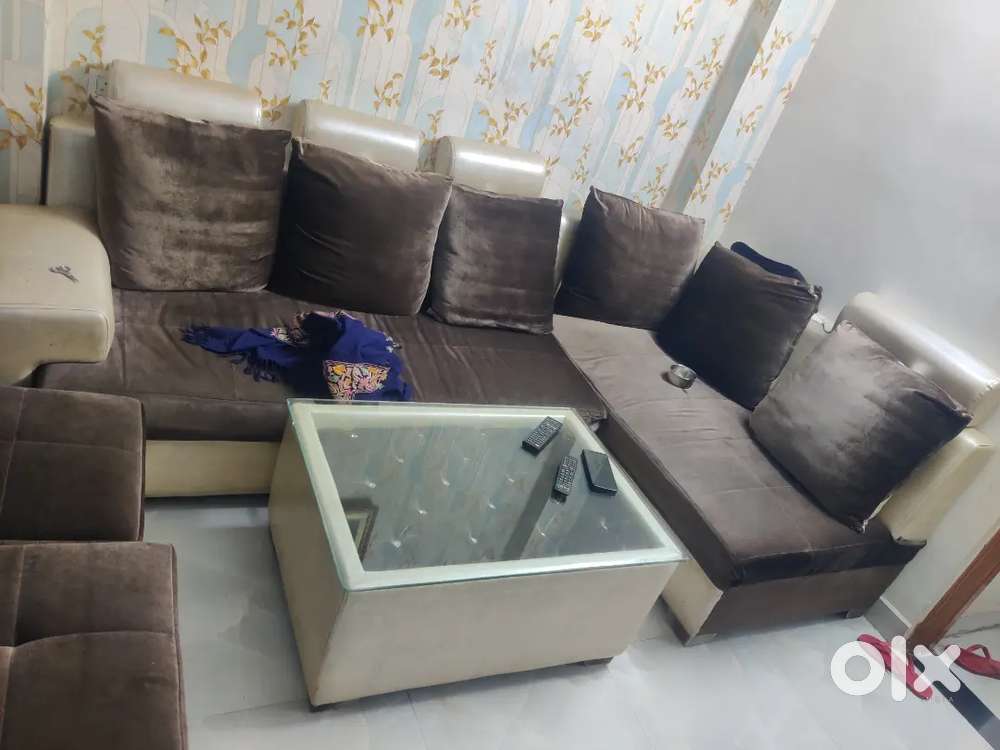 6 Seater sofa set plus two muda (premium quality)