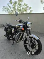 Royal Enfield classic 500cc brand new condition original insurance run