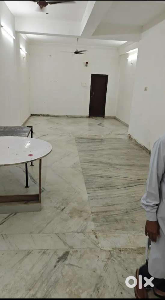 Banjara hills road no 10 commercial ground floor Rs150 per sft