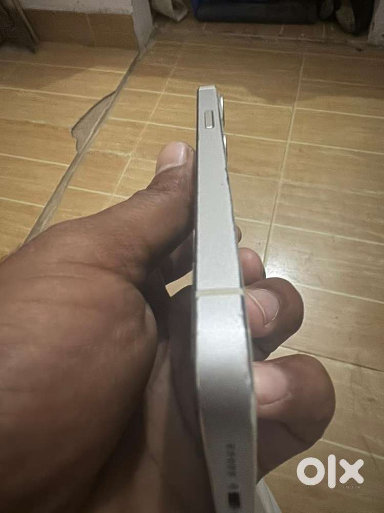 iPhone 13 white 128gb