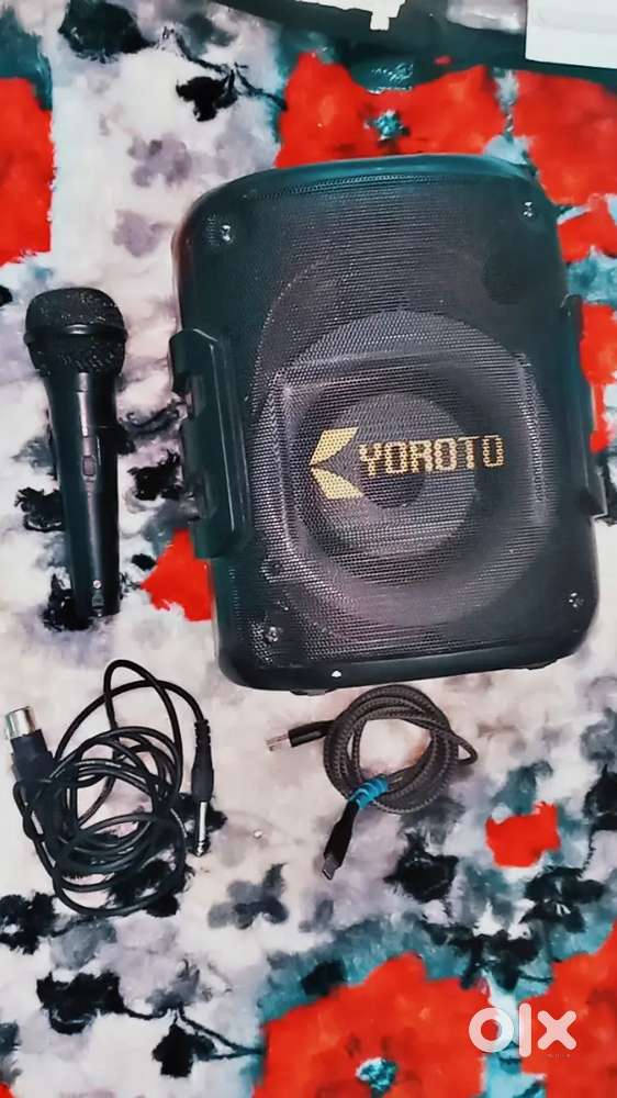 BLUETOOTH SPEAKER FOR SALE with mic.