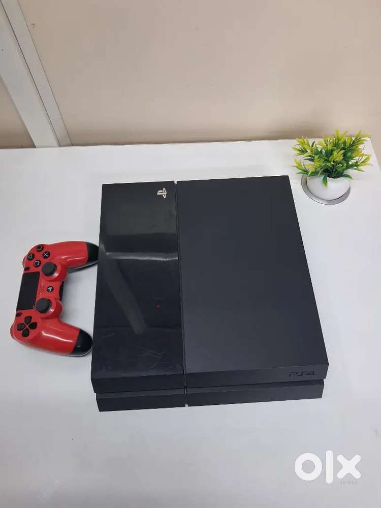 Sony PlayStation 4 (PS4 Fat) / 500GB HDD / Original Remote