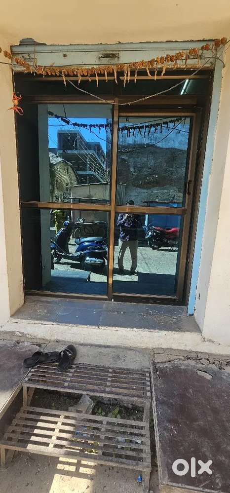 Aluminum And Glass Frame