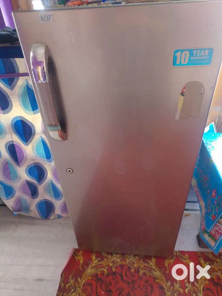 Fridge is sell condition is goodkewal friger ka dakken tut rakha hai..