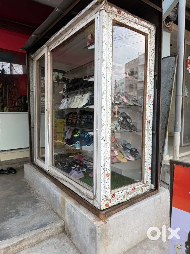 FOOTWEAR SOCASE DISPLAY ITEM