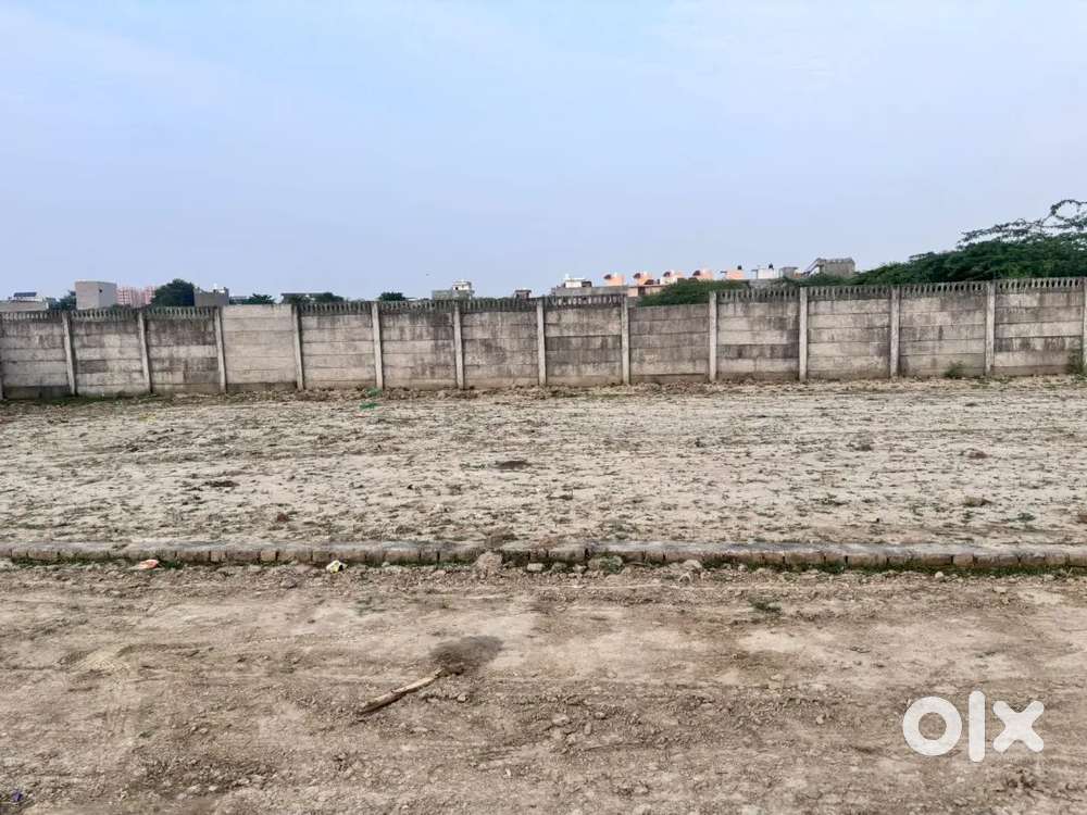 Lucknow mein IT City se laga hua plot le