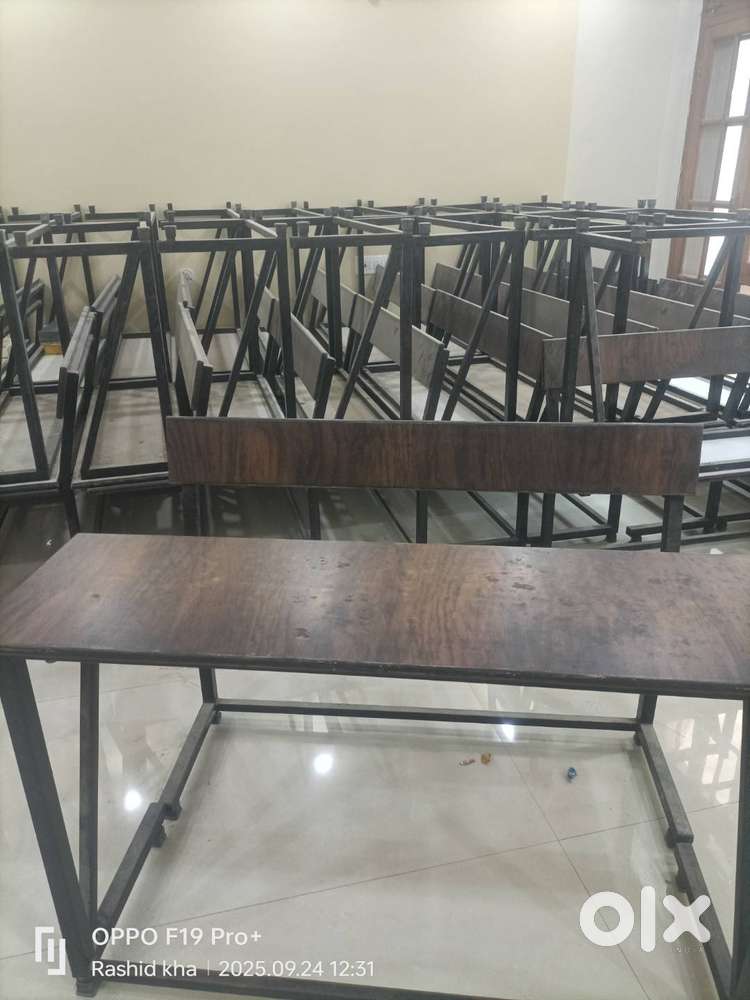Set of 20 school/coaching bench for 3 students per bench