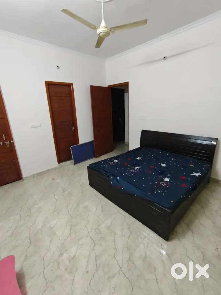 Fully furnished 1bhk for girls only
