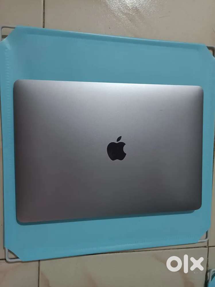 Macbook Air M1, Silver colour, 256GB, 13.3 inch