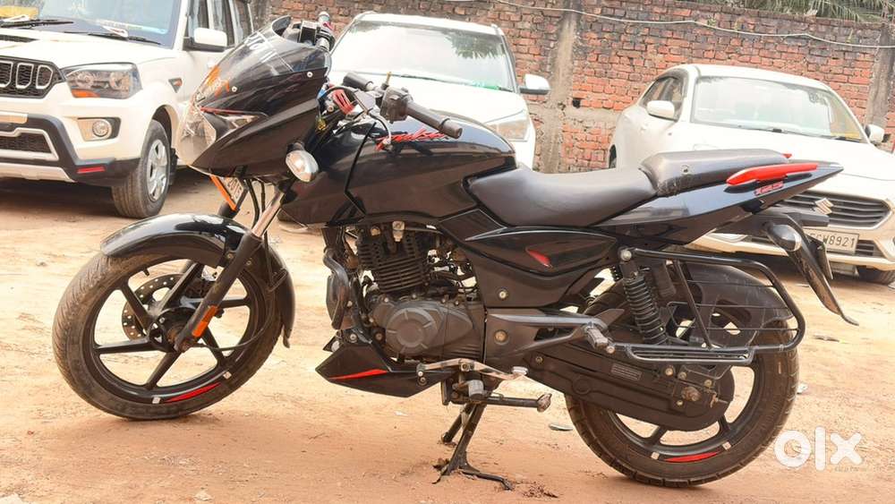 Pulsar 125cc split seat