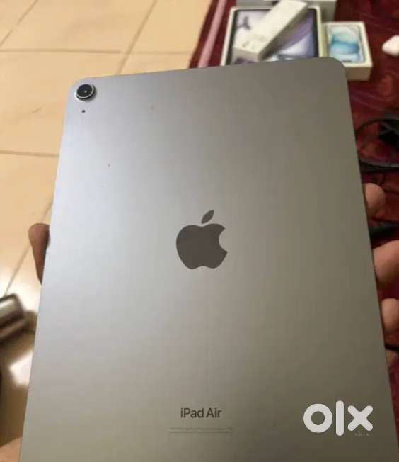 Apple iPad Air M2 11-inch + Apple Pencil Pro for sale great condition