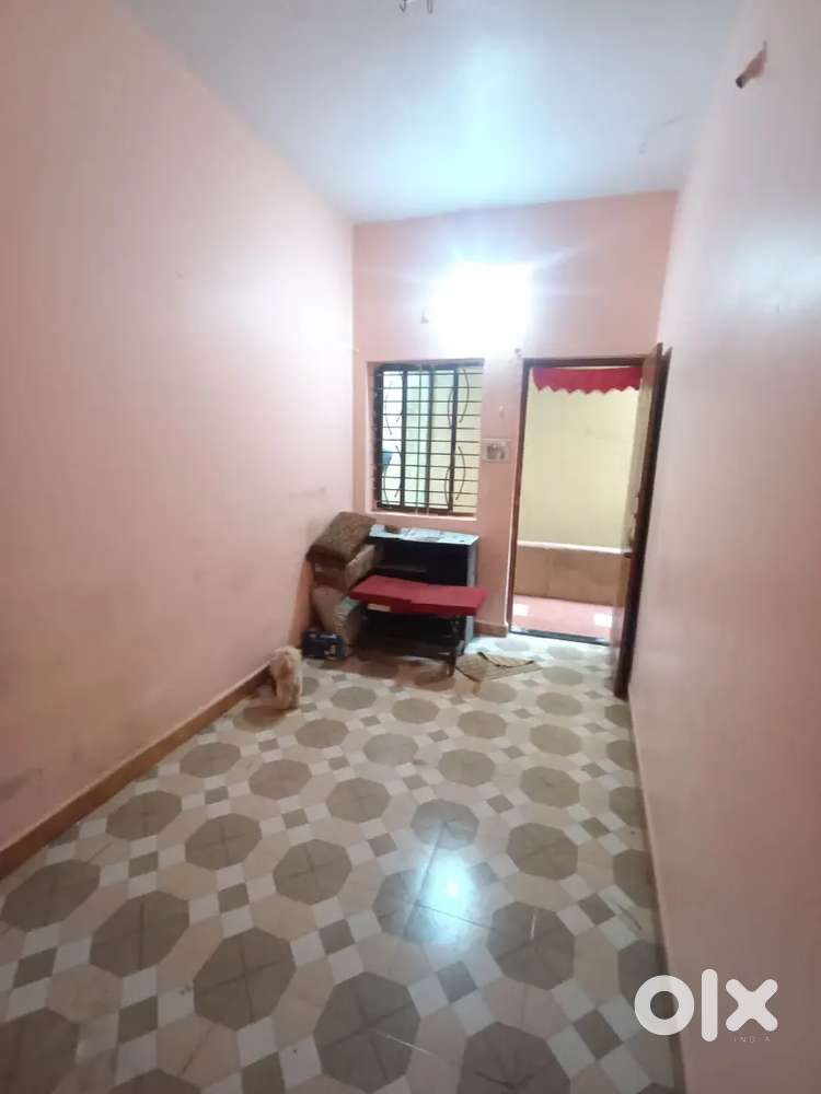 “1RK for rent in Walvekar layout papamala Tilakwadi  (₹2400 Only!)”