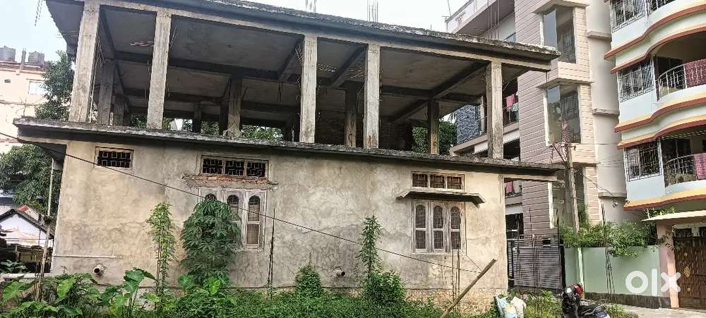Rangirkadi 3 khatha plot with house for sale at Krishna charan road