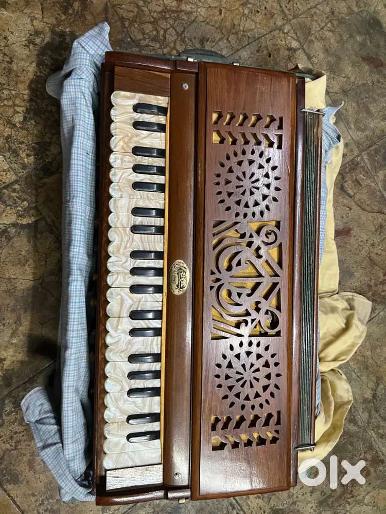 Harmonium horizontal double read 40 year old well maintained