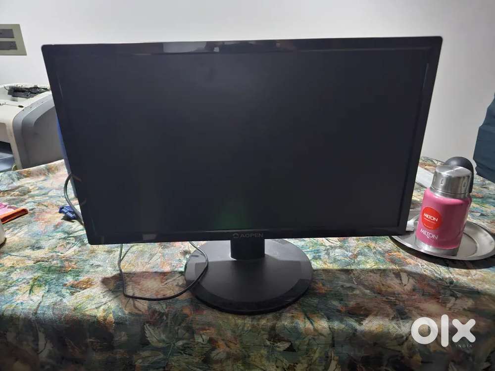 Aopen LCD monitor with vga cable in excellent condition