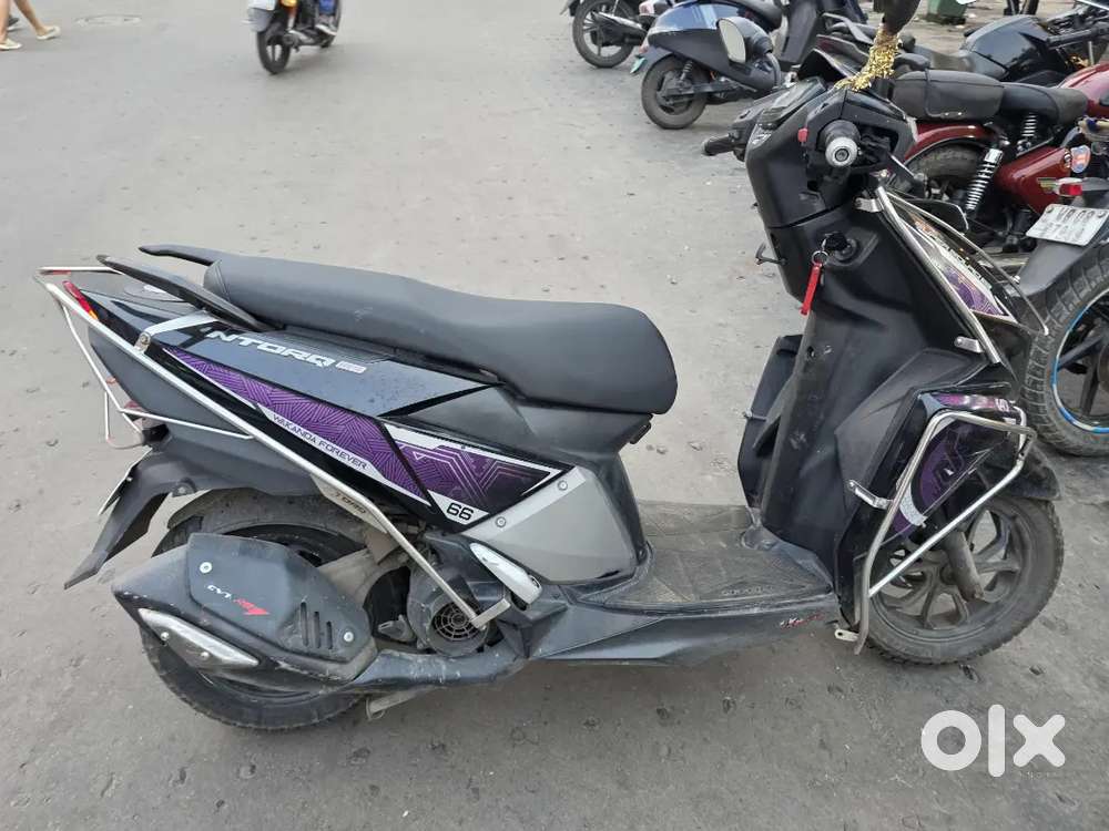TVS NTORQ 125 AVENGER EDITION