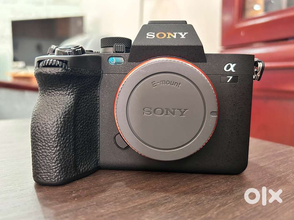Sony a7 mk4 body, 75mm TTArtisan lens, Weebill 3s combo gimbal, 2stand