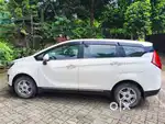 Mahindra Marazzo M6