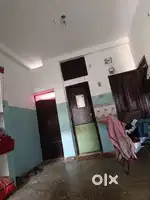 Kisi ko sath main room lena h boys