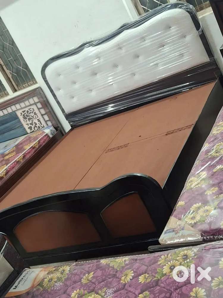 Brand new king size bed with storage in wholesale price Cod availabl