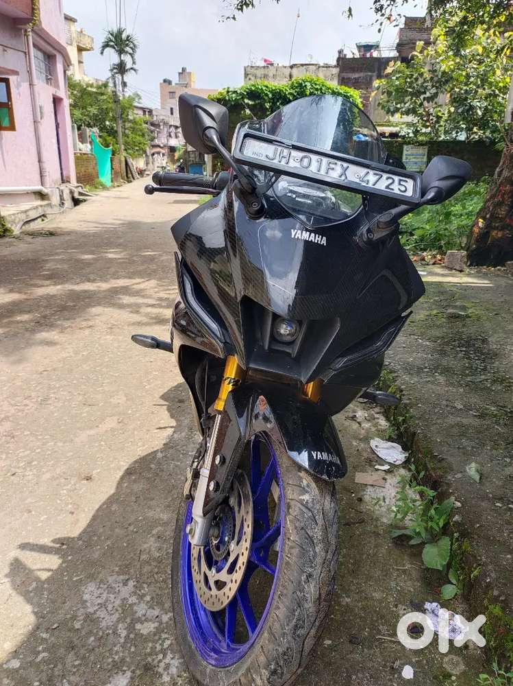 YAMAHA R15 V4 (2025)
