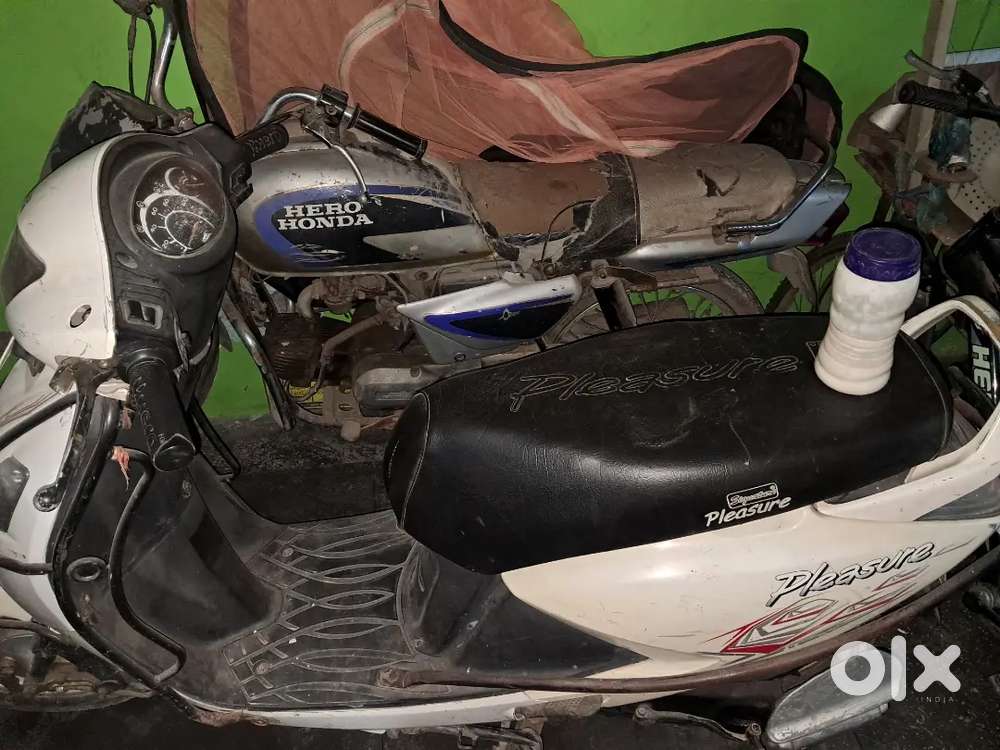 Second hand Hero Honda pleasure scooty