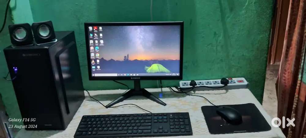 Full set of computer desktop