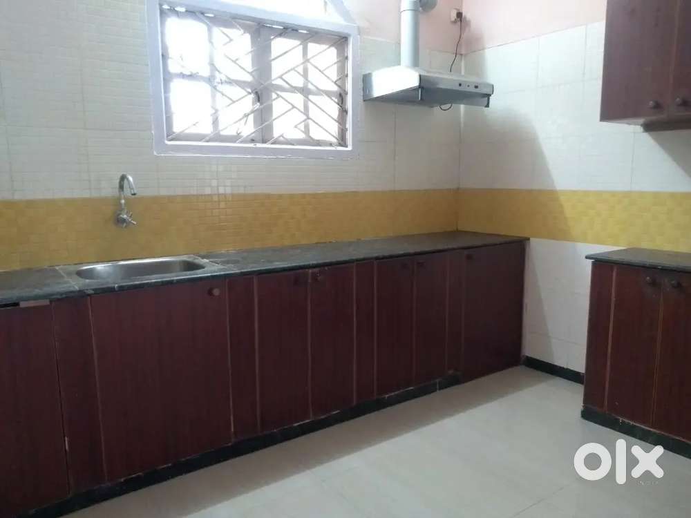 3 bhk old house vellakinar pirivu near