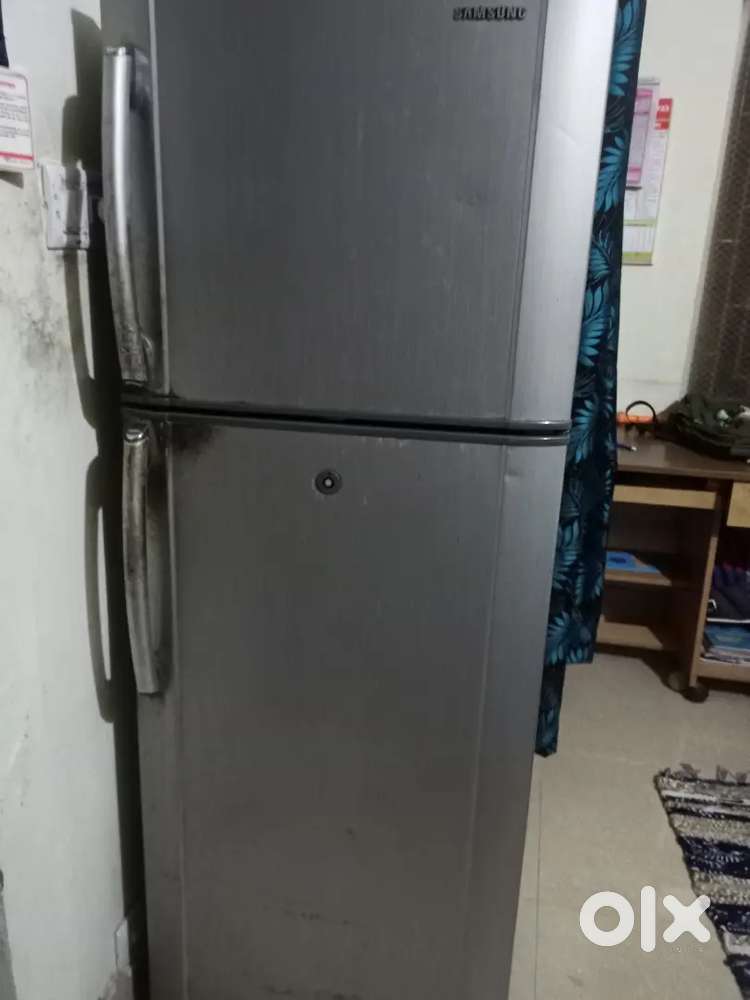 Samsung 220 L double door fridge for sell