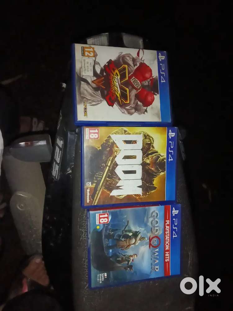 PlayStation 4 GAME  ( CD )