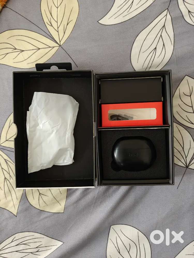 Boat airdopes black with box