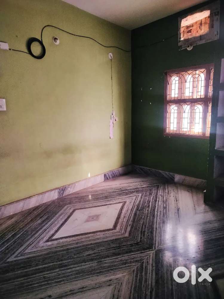 1girl for 2 bhk room