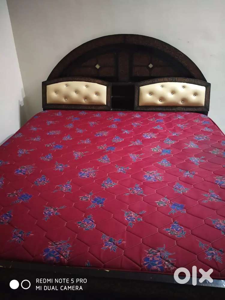 Double Bed 6×6 king size with Including 6×6 Inch Matress