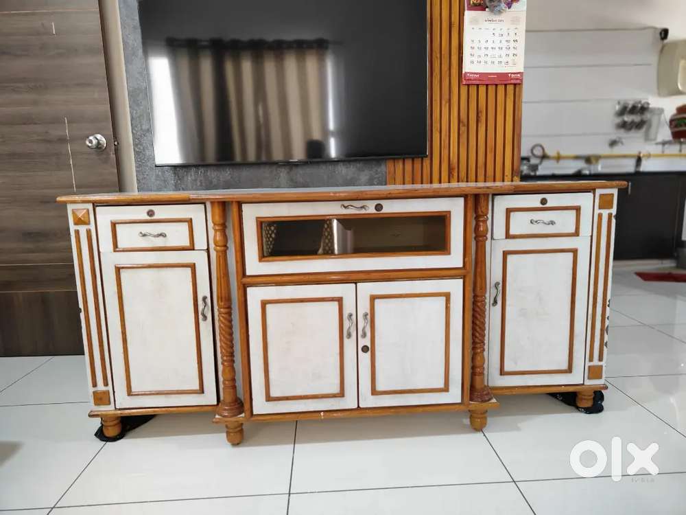 Pure Wooden Tv unit/Counet Table Tiptop condition