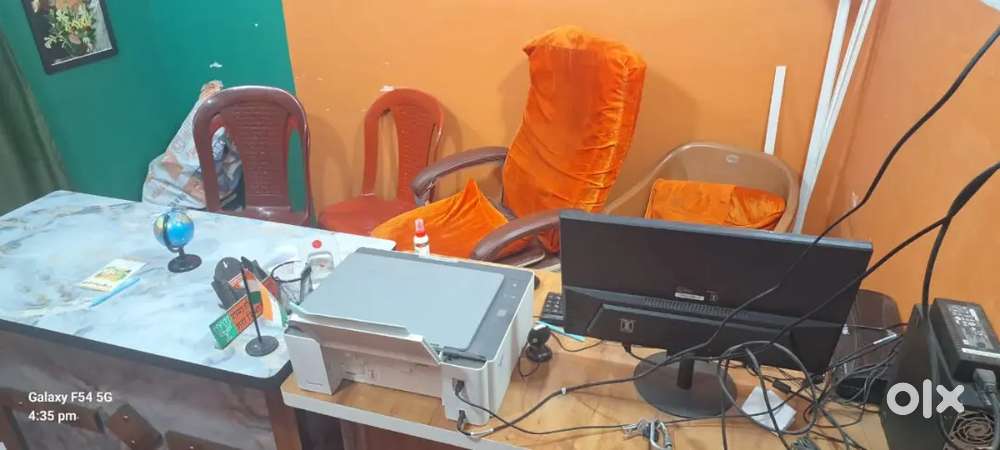 collector office mein kam