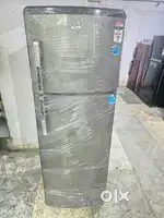 I'd89 whirlpool double door fridge with inbuilt stabilizer