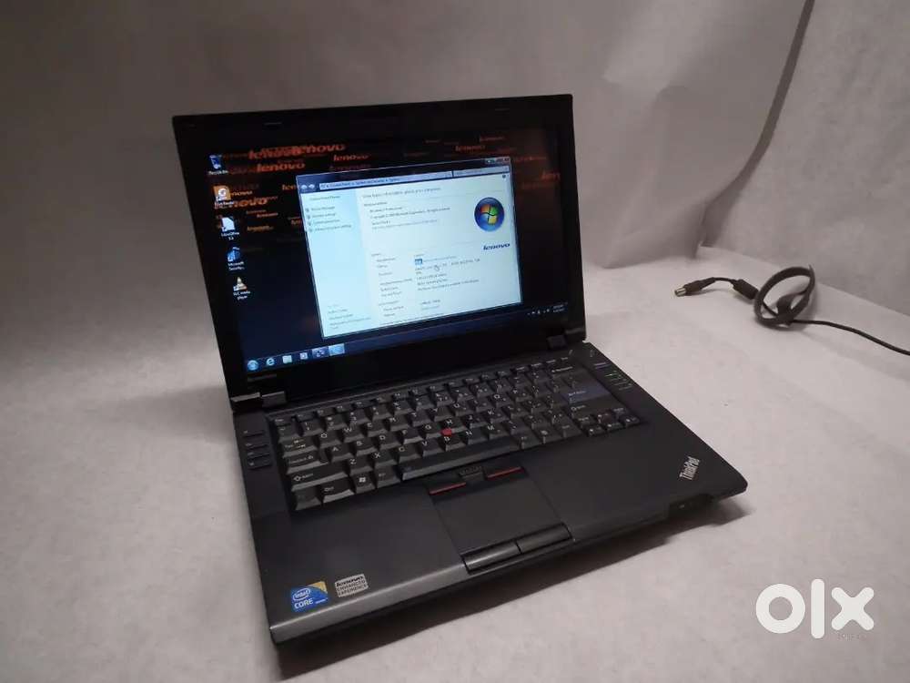 Intel Core i5 8gb/256gb SSD original win10pro mint condition laptop