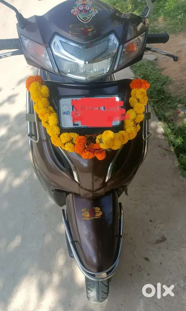 Well mentioned activa dlx , Recently service done,