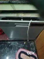 Dish washer