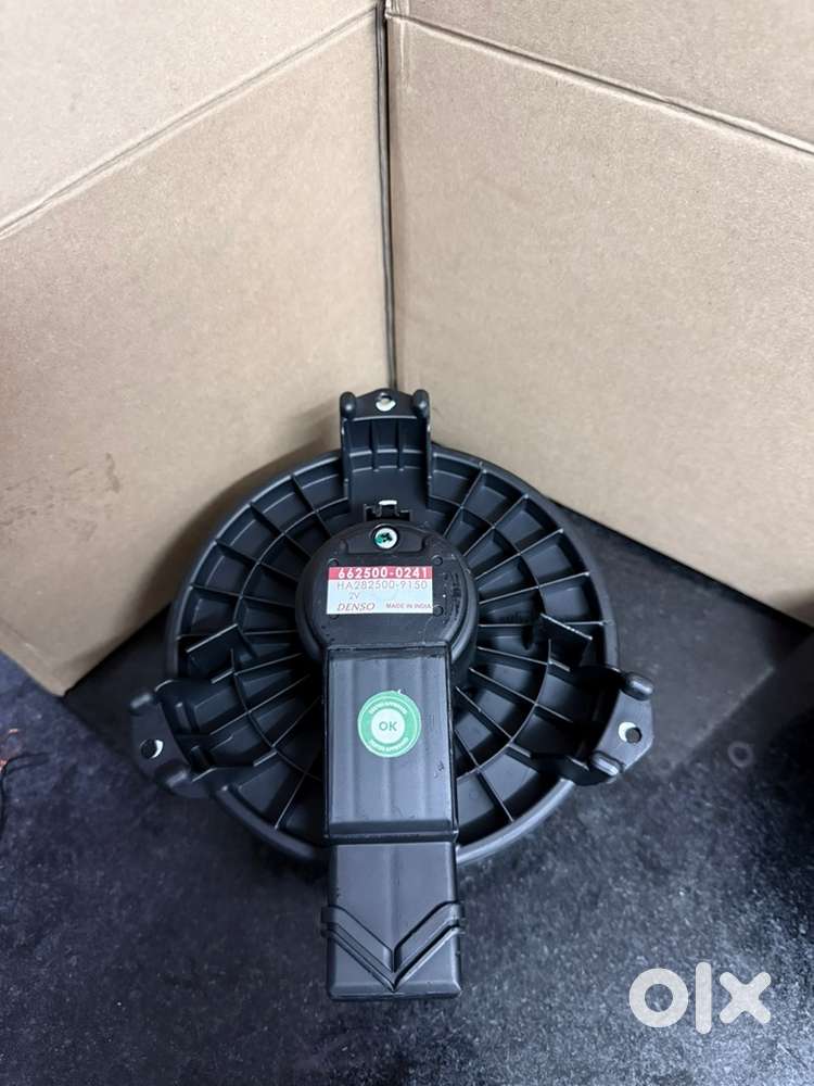 INNOVA FRONT CAR AC BLOWER MOTOR ORIGINAL DENSO BRAND NEW BOX PACK.