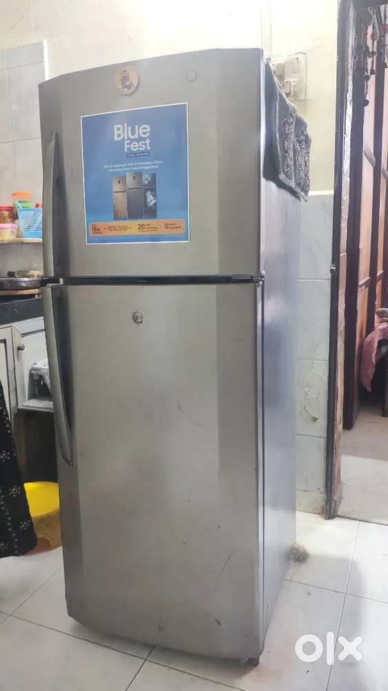 Lg double door fridge perfect condition ( selling because buying new )